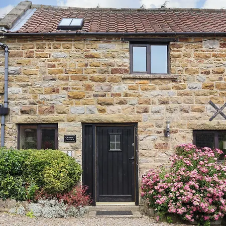 Holiday home Granary Staintondale